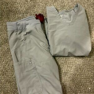 Figs Women's cement Gray Scrub set